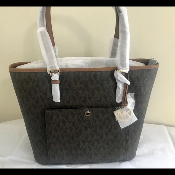 💕💕Michael Kors Large Snap Pocket Tote - Picture 4 of 8